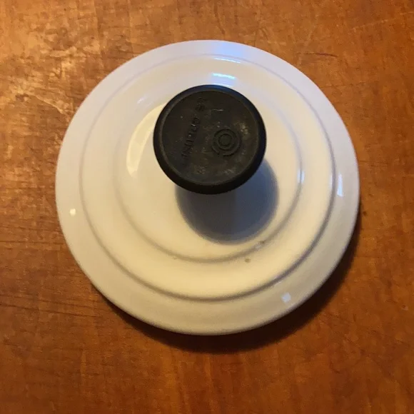 ☕️🫖 LE CREUSET | France | White Enameled Teapot / Kettle 🫖☕️ - Picture 6 of 9